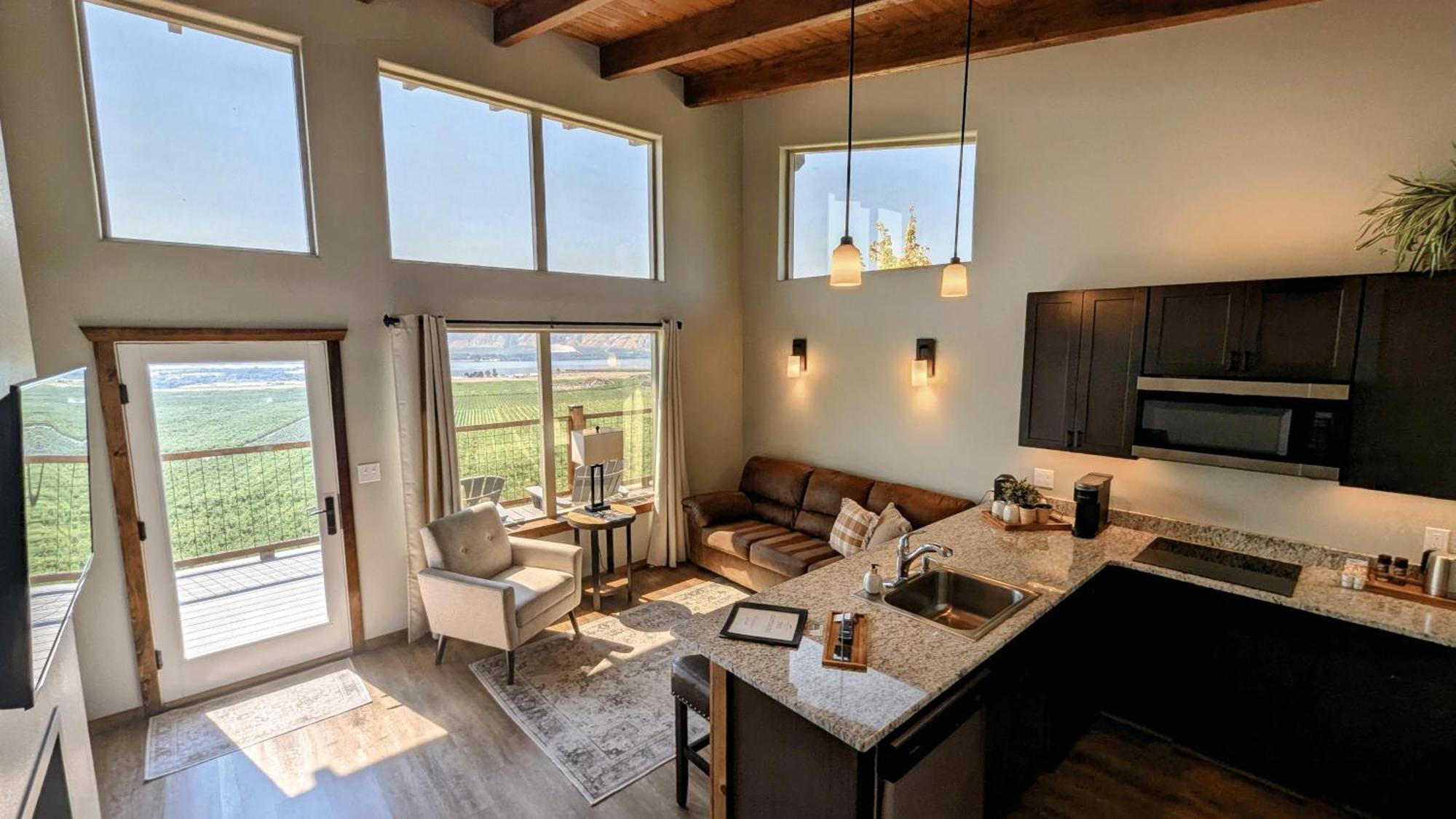 Lone Point Cellars Hotell Brewster Exteriör bild